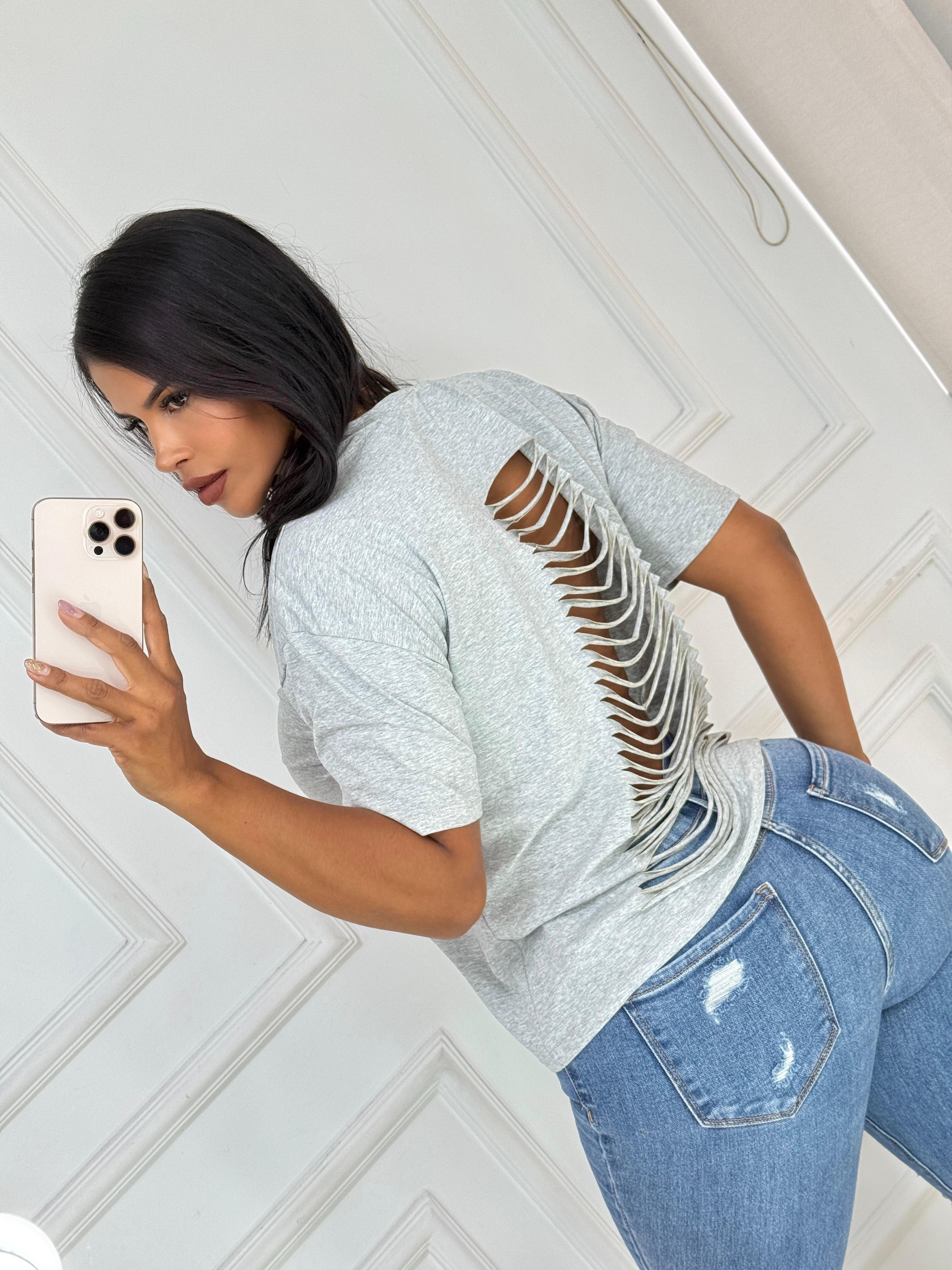 CAMISETA OVERSIZE ABERTURA POSTERIOR