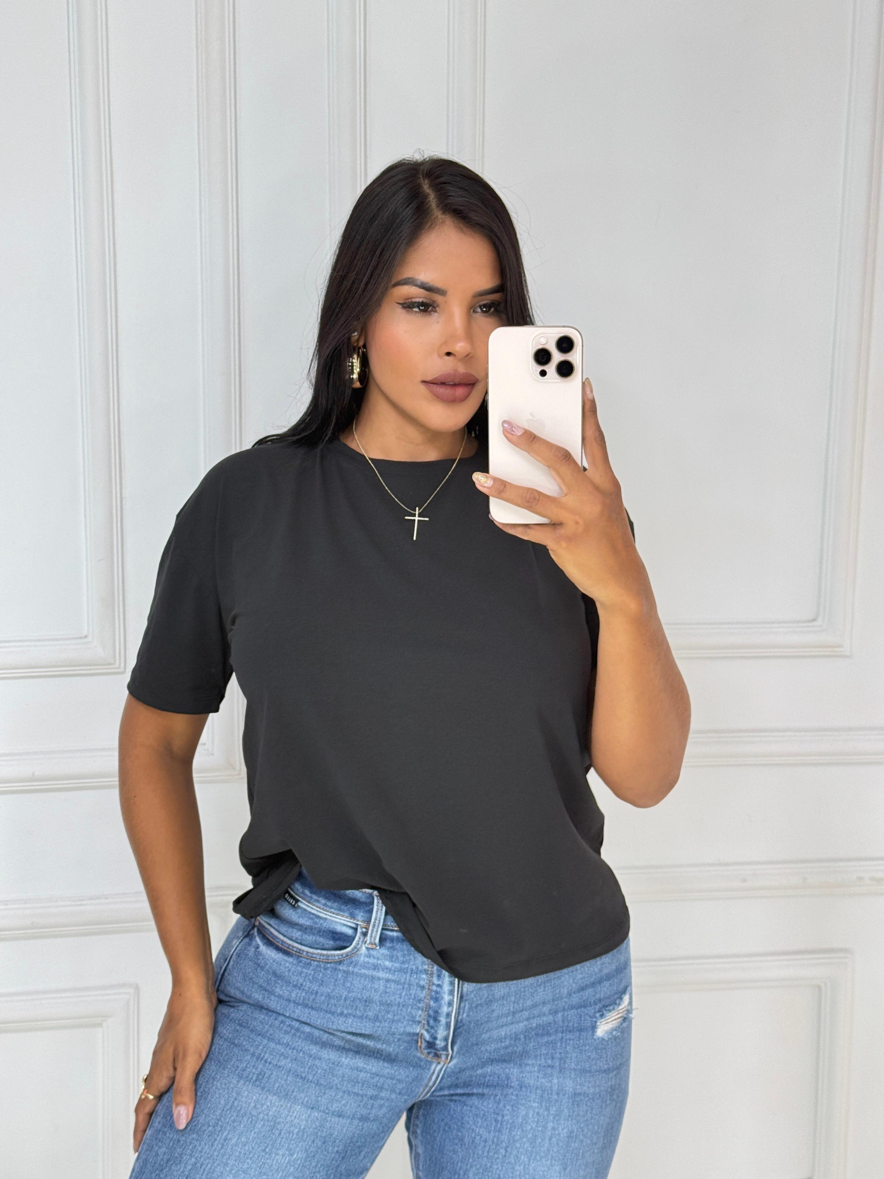 CAMISETA OVERSIZE ABERTURA POSTERIOR